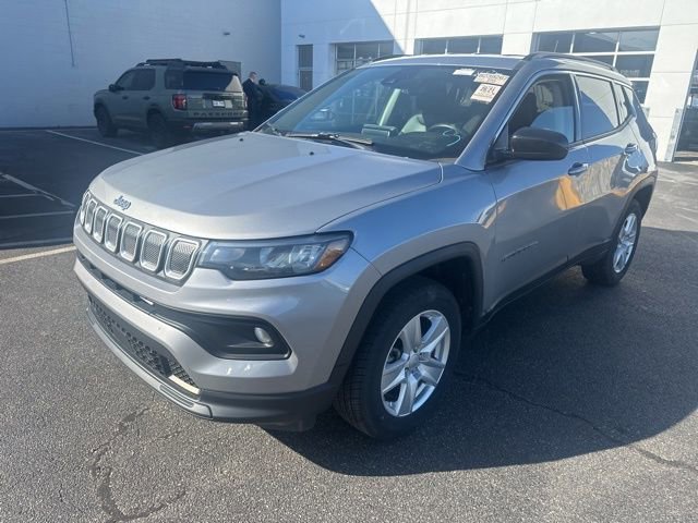 Used 2022 Jeep Compass Latitude w/ Convenience Group image 2