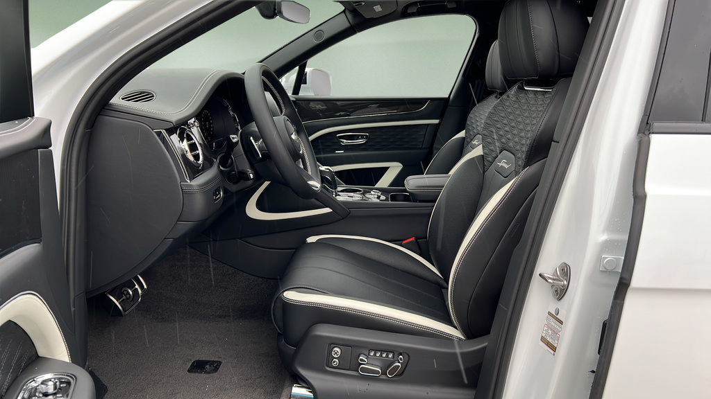 New 2026 Bentley Bentayga Speed AWD/4WD image 18
