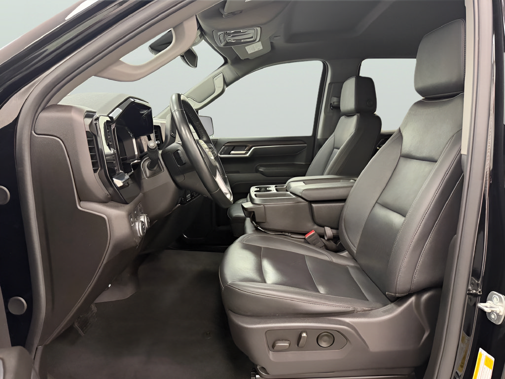 Used 2025 GMC Sierra 1500 SLT AWD/4WD image 9