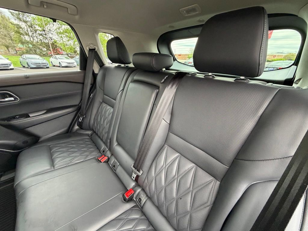 Used 2023 Nissan Rogue Platinum w/ Platinum Premium Package image 8