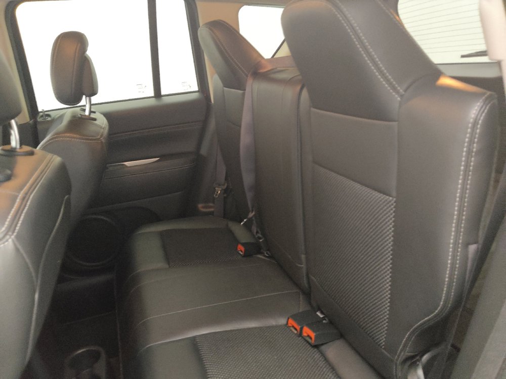 Used 2017 Jeep Compass Latitude AWD/4WD image 18