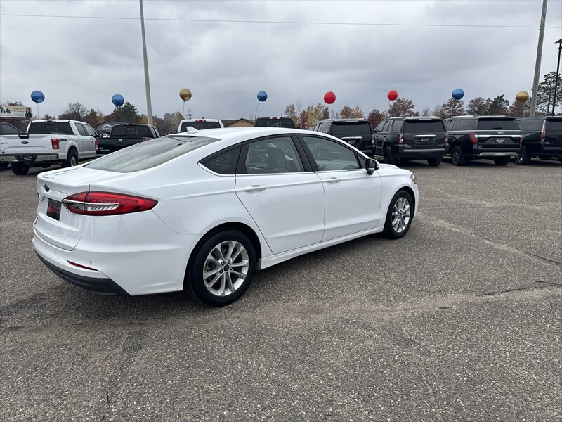 Used 2020 Ford Fusion SE FWD image 3