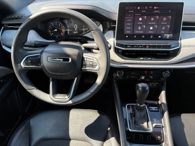 Used 2024 Jeep Compass Latitude AWD/4WD image 3
