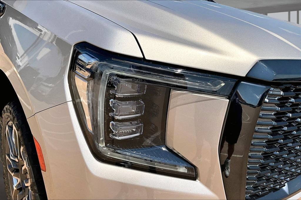 Used 2024 GMC Yukon Denali Ultimate AWD/4WD image 30