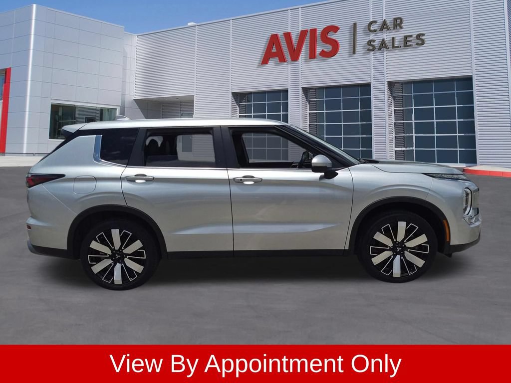 Used 2025 Mitsubishi Outlander SE AWD/4WD image 5