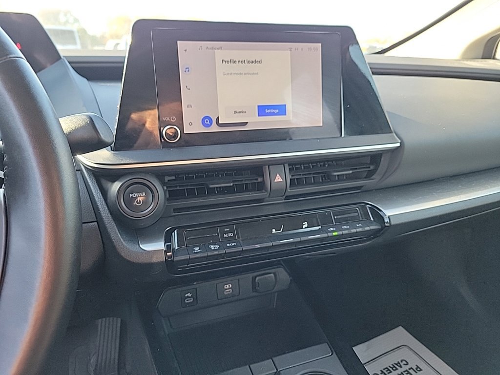 Used 2023 Toyota Prius LE FWD image 8