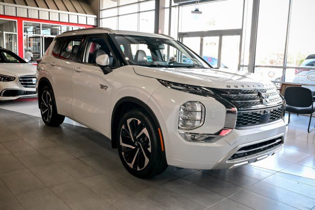 Used 2023 Mitsubishi Outlander SEL 40th Anniversary image 3