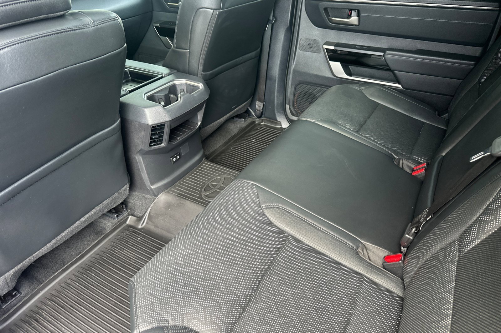 Used 2024 Toyota Tundra Limited image 11