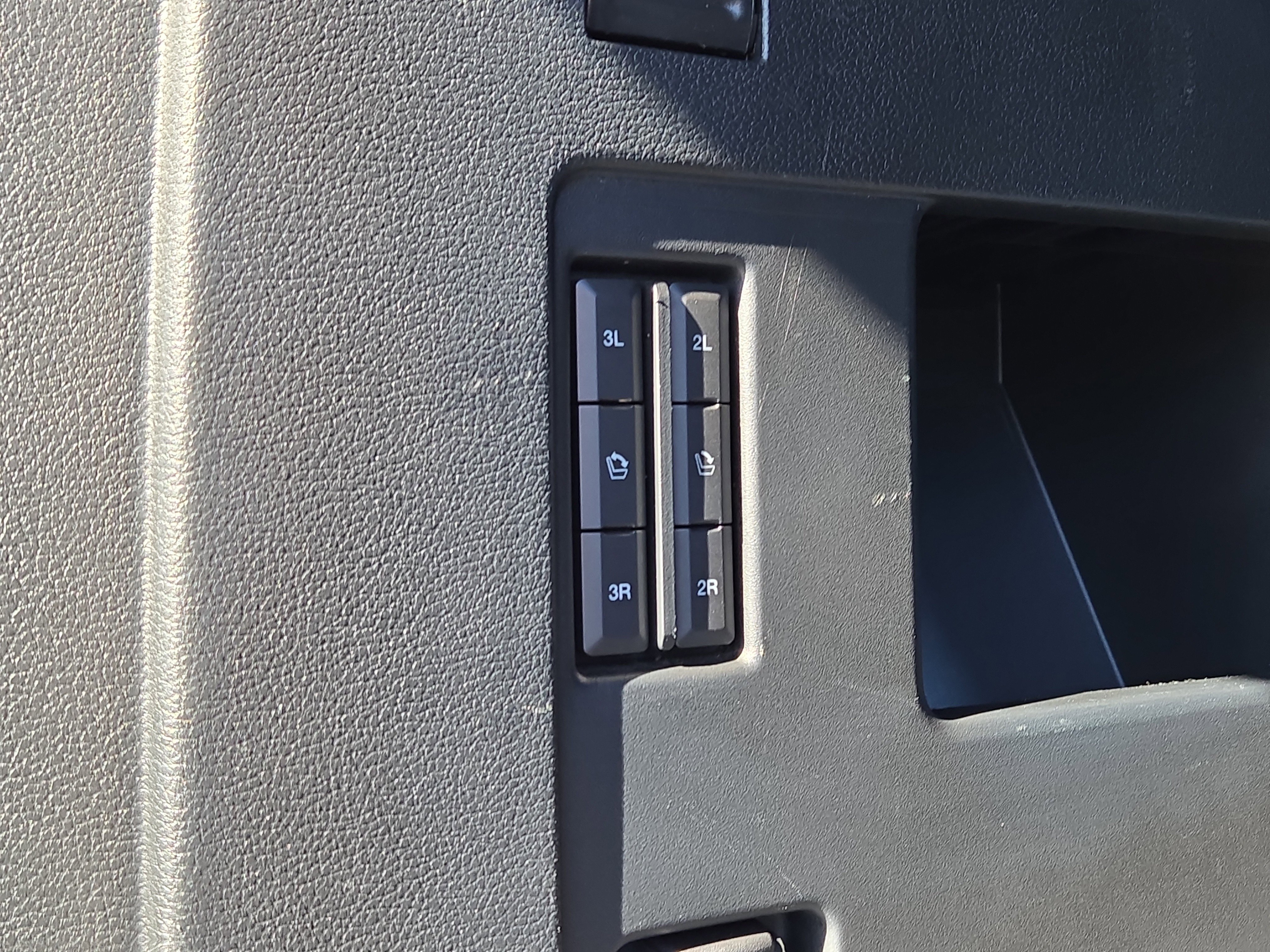 Used 2020 Ford Expedition Platinum image 14