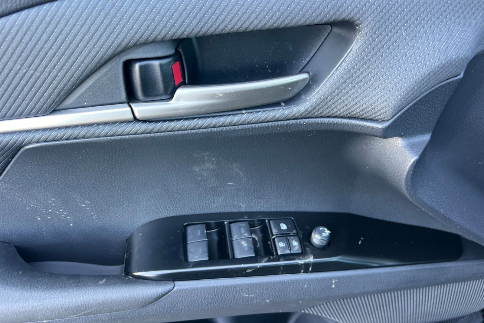 New 2026 Toyota Camry Hybrid w/ Multimedia Upgrade Package image 8