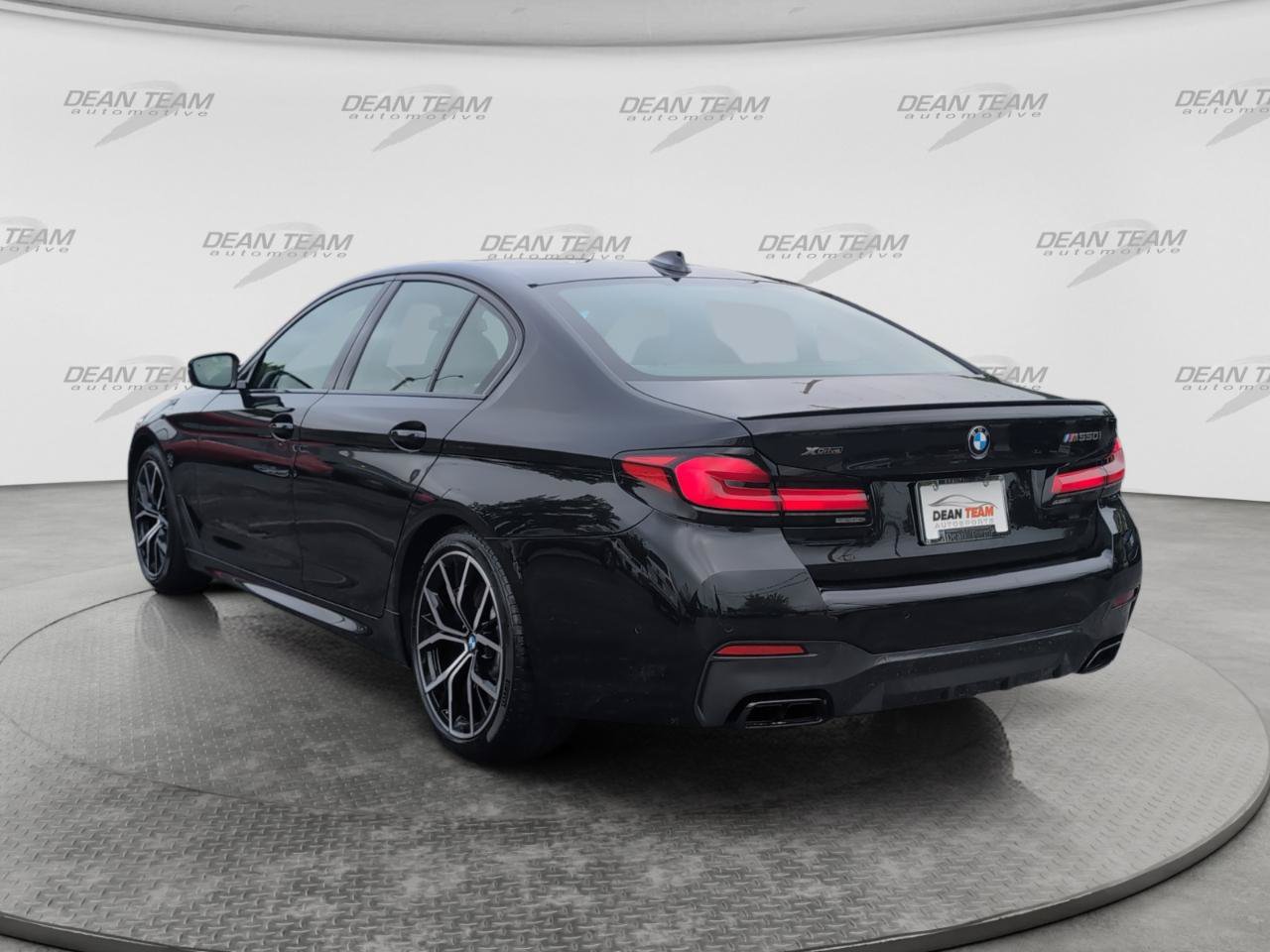 Used 2022 BMW M550i xDrive w/ Executive Package AWD/4WD image 5