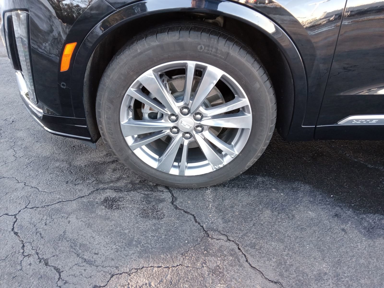 Certified 2023 Cadillac XT6 Premium Luxury w/ Technology Package image 7