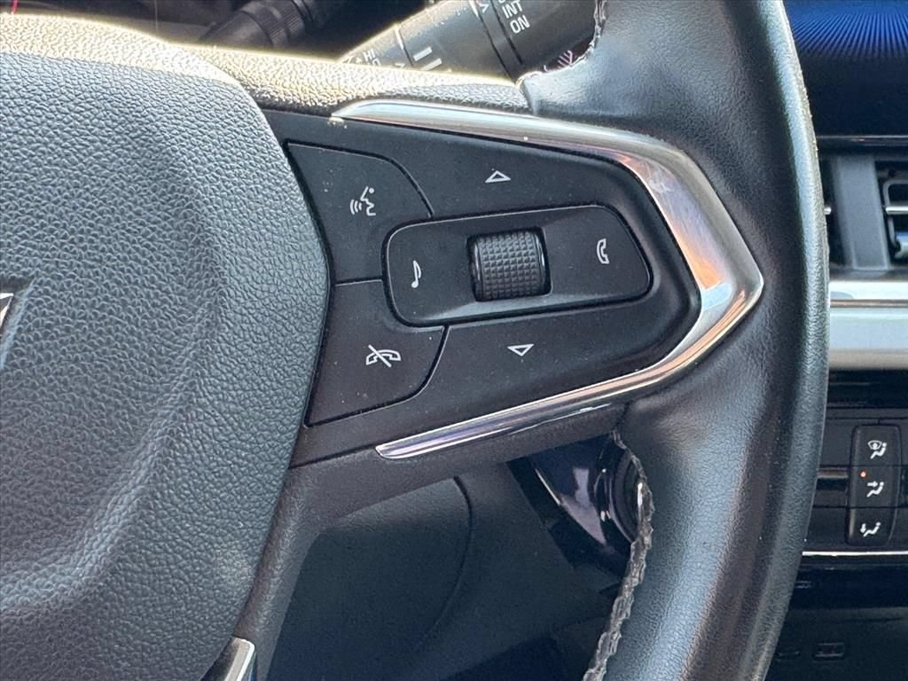 Used 2024 Chevrolet Trax LT w/ Driver Confidence Package FWD image 17