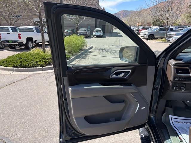 Used 2022 Chevrolet Suburban Z71 AWD/4WD image 10