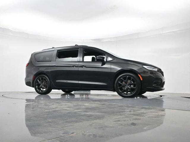 Used 2021 Chrysler Pacifica Touring w/ S Appearance Package FWD image 34