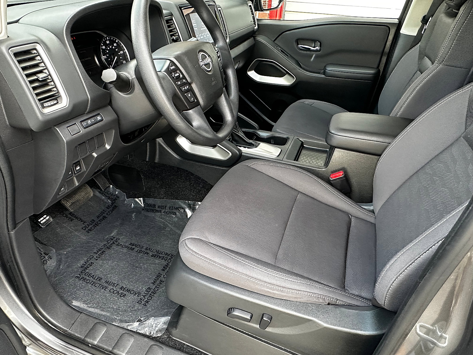 Used 2024 Nissan Frontier SV image 30