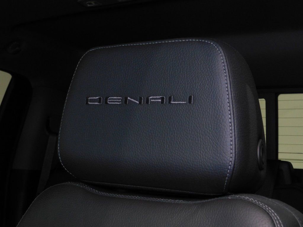 Used 2022 GMC Sierra 3500 Denali w/ Technology Package image 45