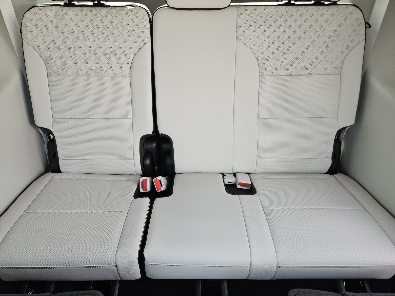 New 2027 GMC Acadia Denali FWD image 21