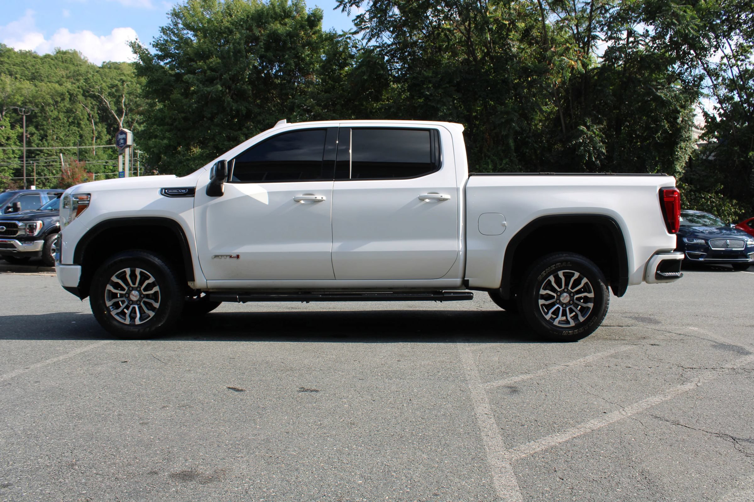 Used 2020 GMC Sierra 1500 AT4 w/ AT4 Premium Package AWD/4WD image 28