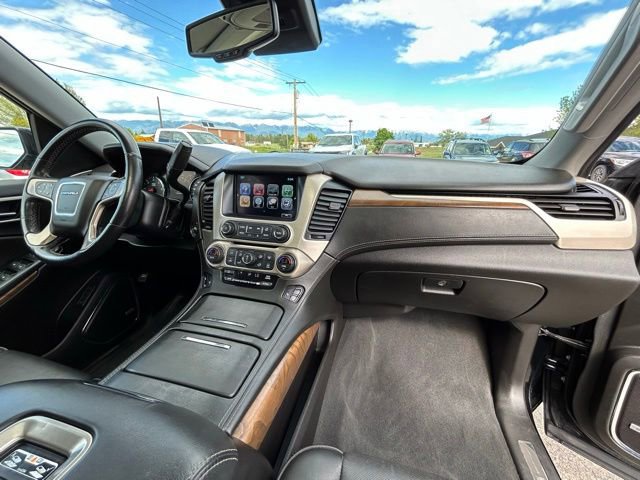 Used 2019 GMC Yukon Denali w/ Denali Ultimate Package AWD/4WD image 32