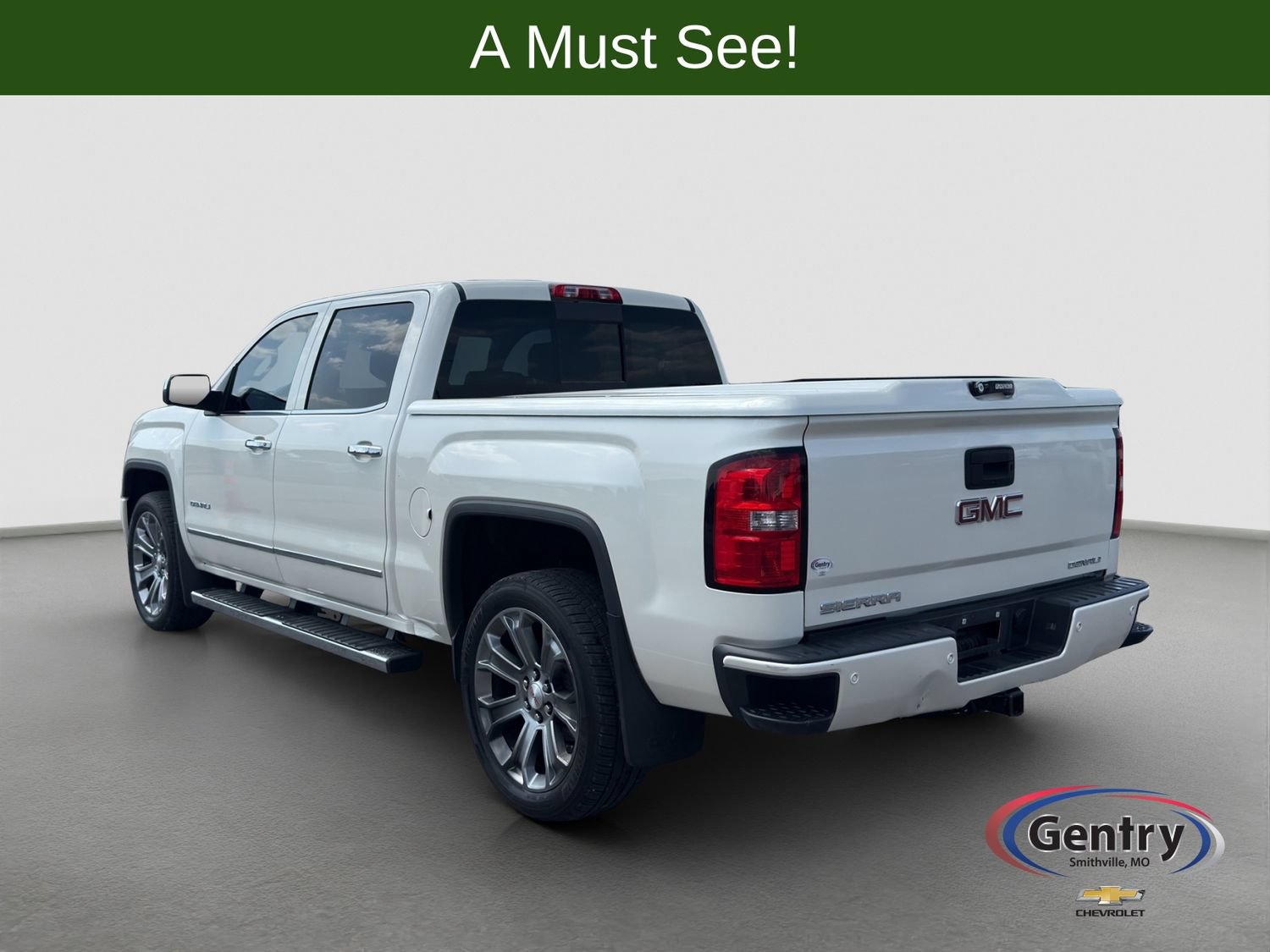 Used 2015 GMC Sierra 1500 Denali w/ Driver Alert Package AWD/4WD image 4