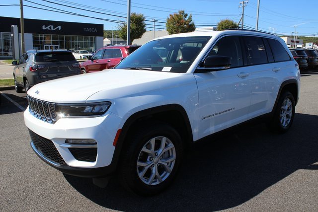 Used 2024 Jeep Grand Cherokee Limited image 1