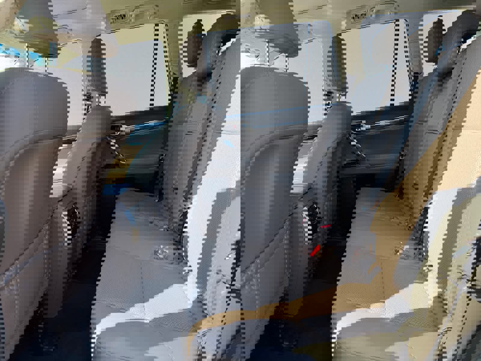 Used 2023 Lexus GX 460 Premium w/ Premium Package image 36