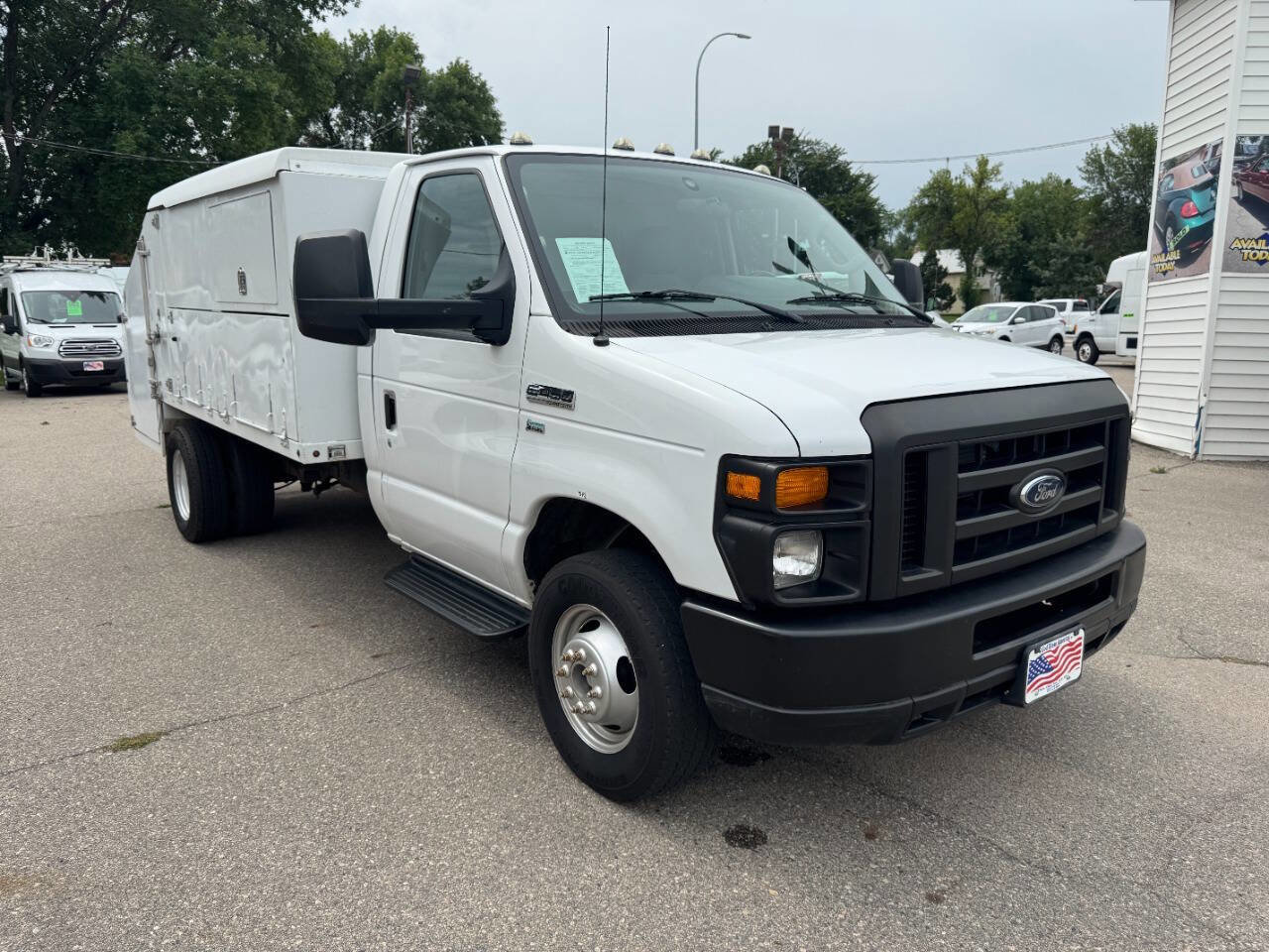 Used 2012 Ford E-450 and Econoline 450 Super Duty image 4