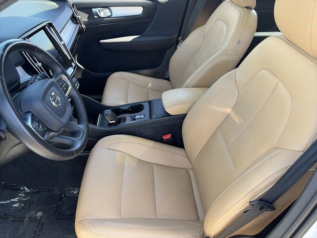 Used 2020 Volvo XC40 T5 Momentum w/ Protection Package Premier AWD/4WD image 21