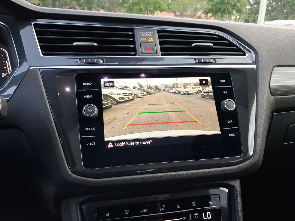 Certified 2022 Volkswagen Tiguan SEL R-Line AWD/4WD image 24