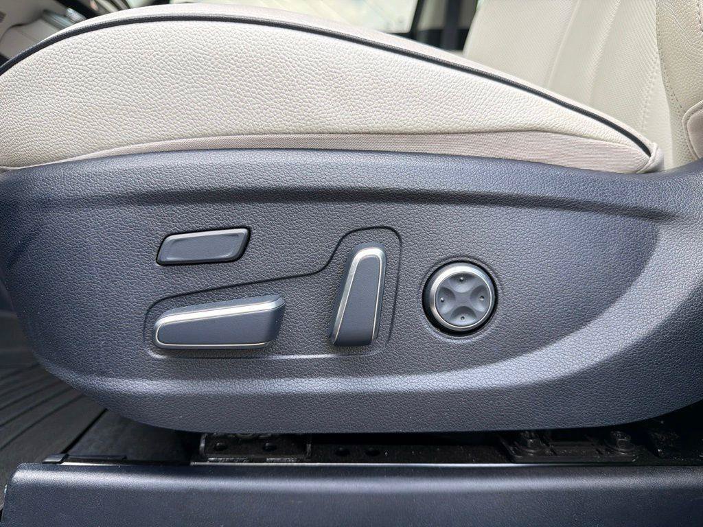 Used 2024 Hyundai Palisade Limited AWD/4WD image 34