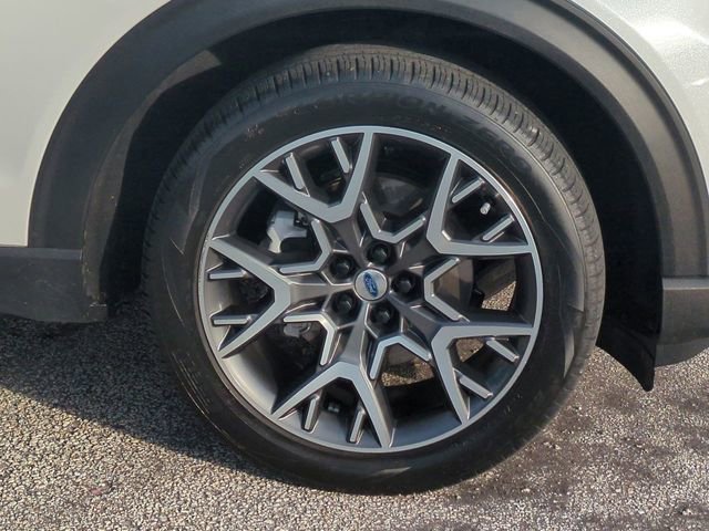 Certified 2025 Ford Explorer Platinum w/ Ultimate Package RWD image 11