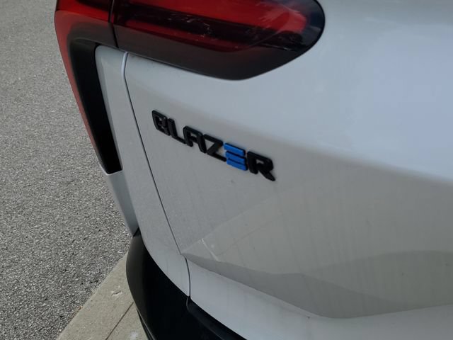New 2025 Chevrolet Blazer EV RS w/ Super Cruise Package AWD/4WD image 7