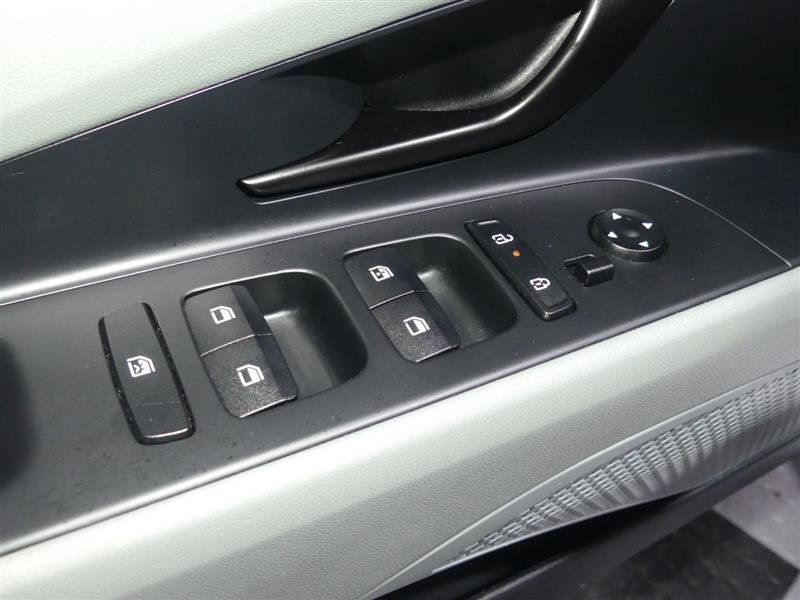 Used 2024 Hyundai Elantra Limited image 20