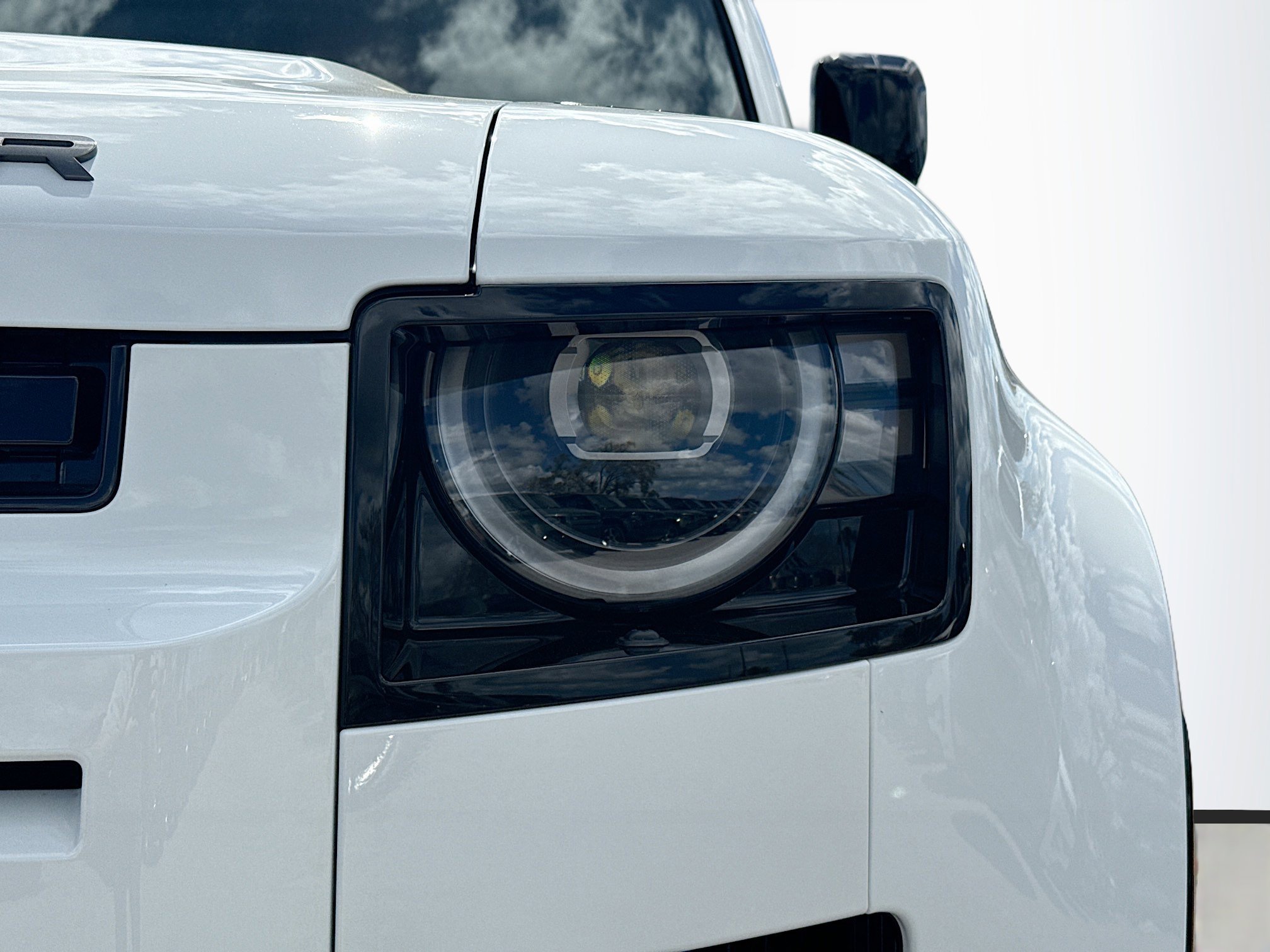 New 2026 Land Rover Defender 110 V8 AWD/4WD image 9