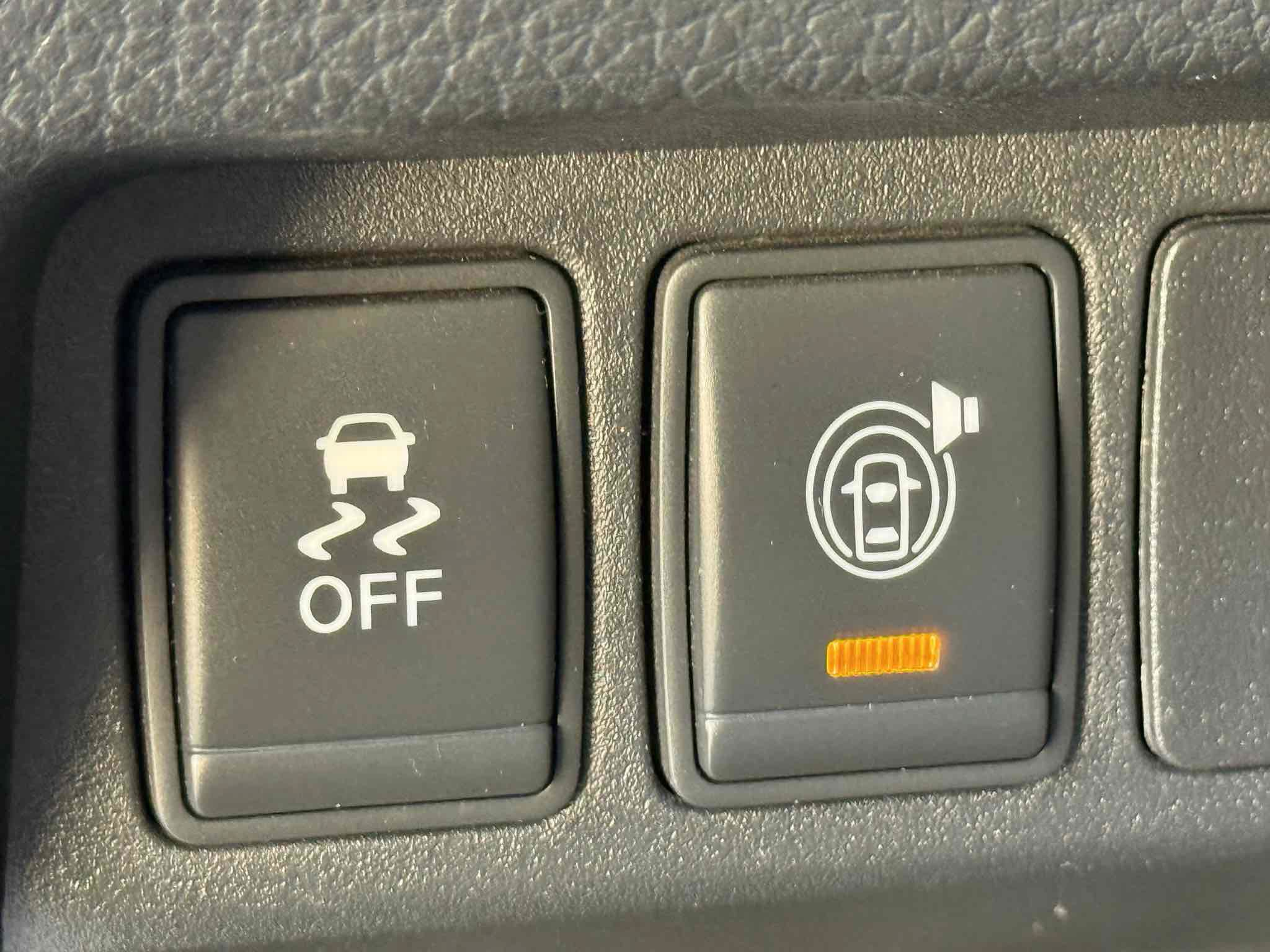 Used 2017 Nissan Rogue SV FWD image 16
