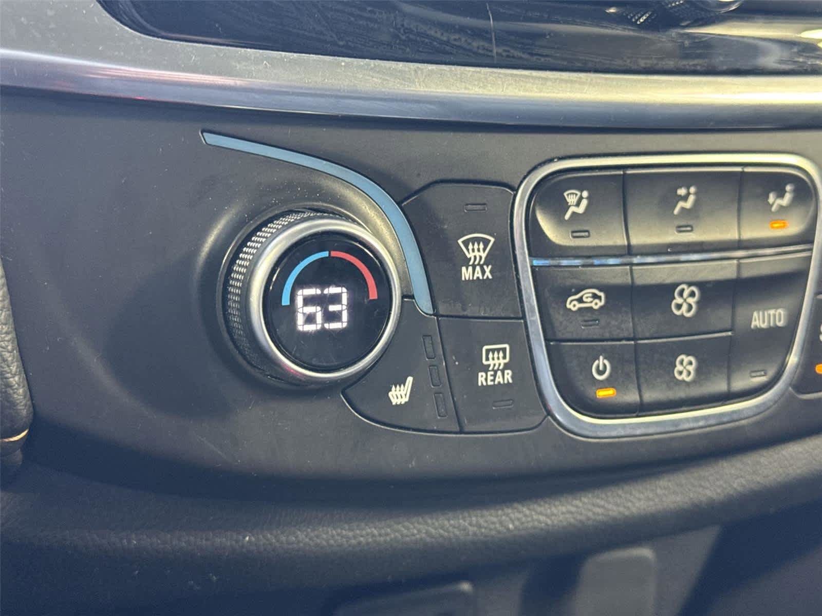 Used 2019 Chevrolet Traverse LT AWD/4WD image 22