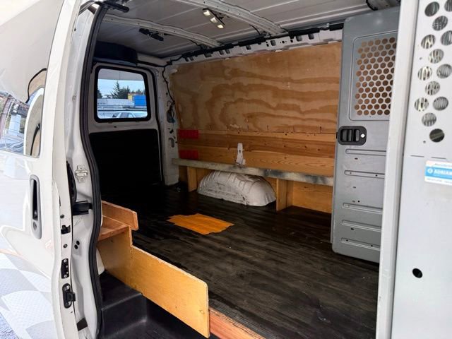 Used 2015 Chevrolet Express 2500 image 20