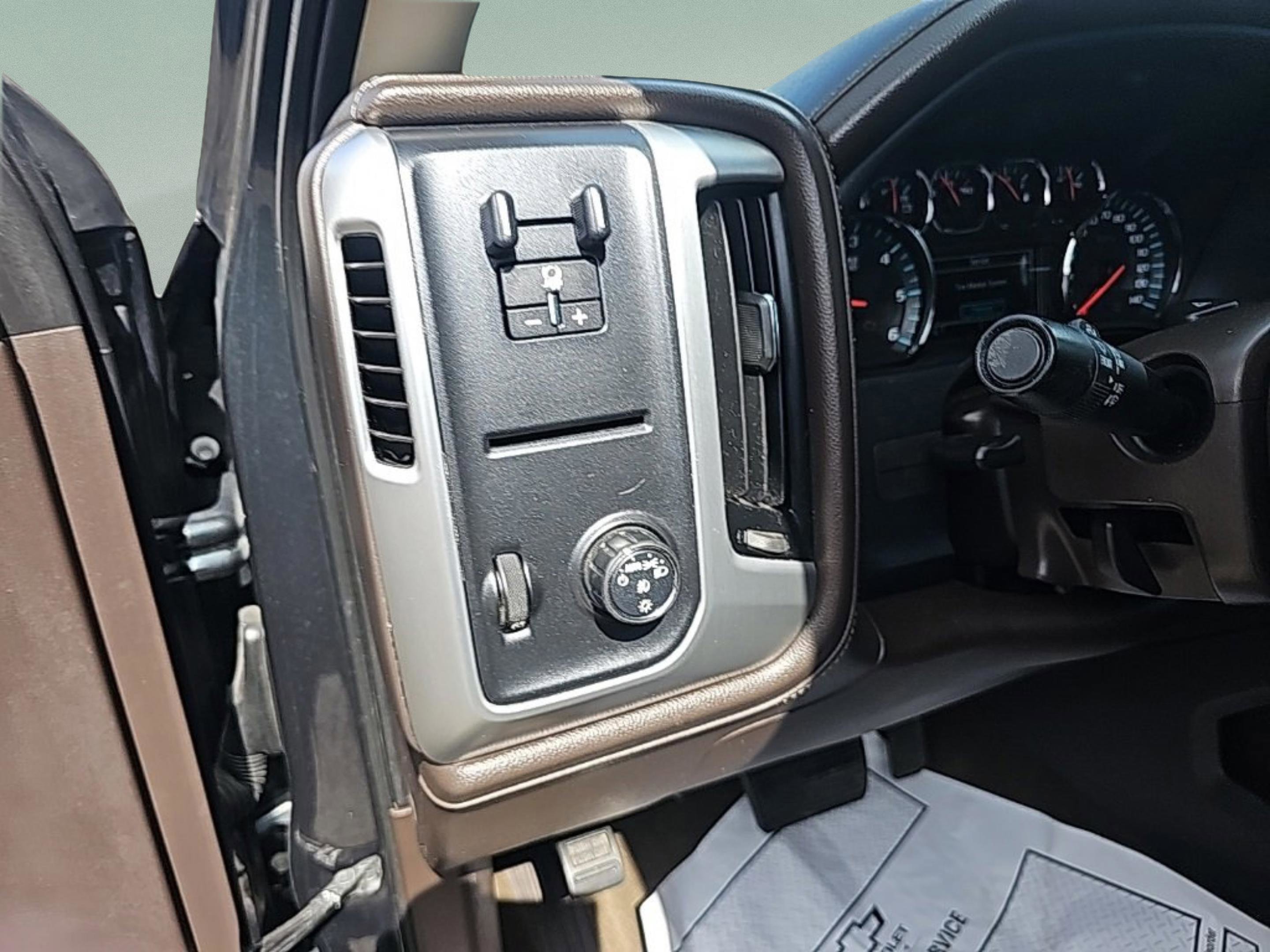 Used 2018 GMC Sierra 1500 SLT w/ Enhanced Driver Alert Package image 17