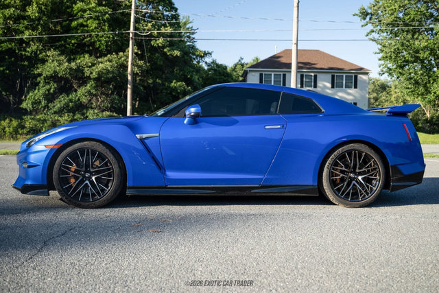 Used 2024 Nissan GT-R AWD/4WD image 3