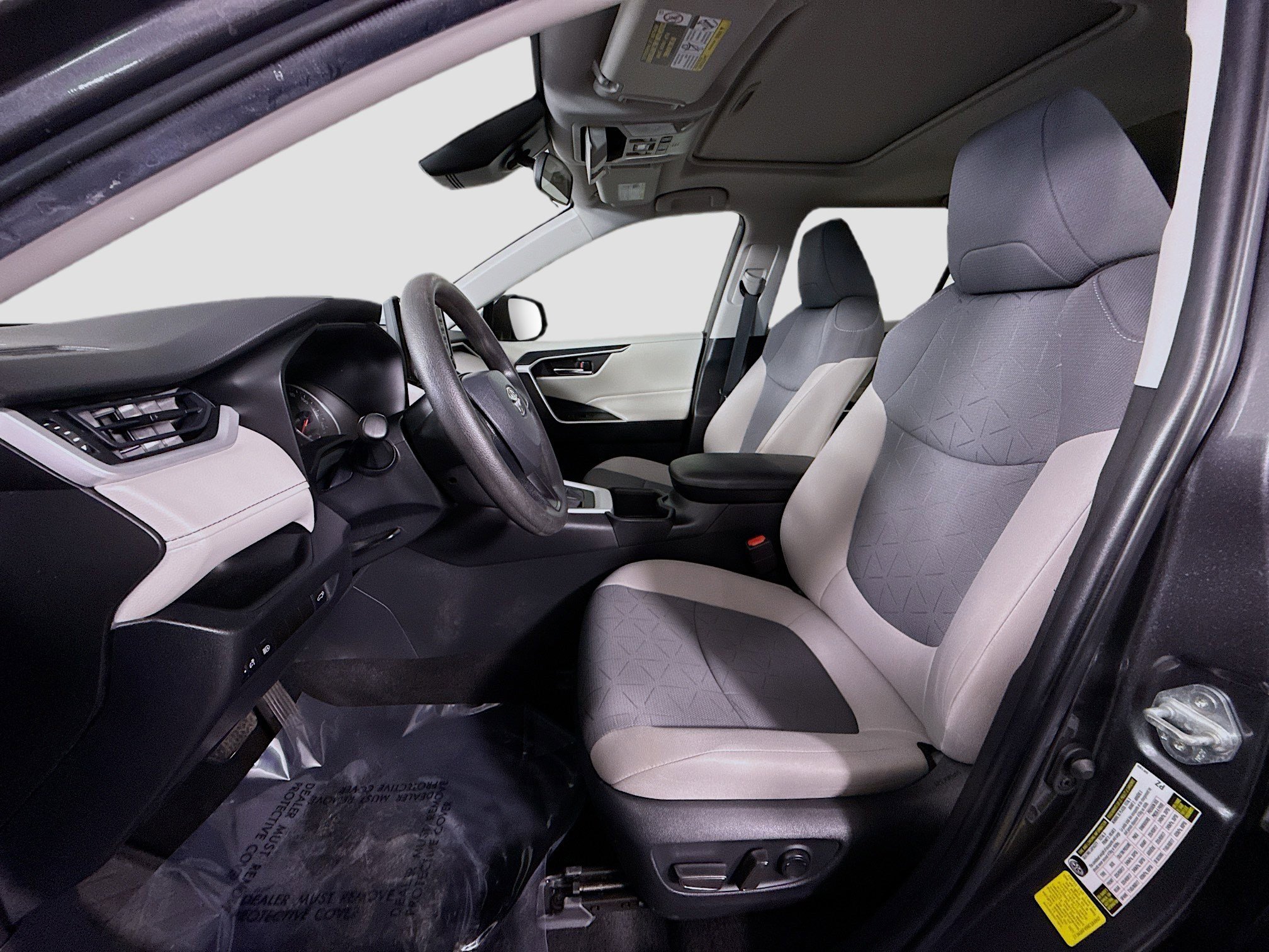 Used 2022 Toyota RAV4 XLE image 22