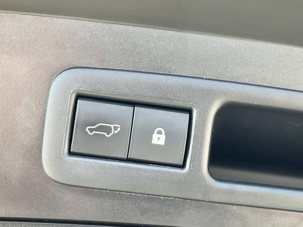 Used 2019 Lexus UX 200 w/ Premium Package image 13