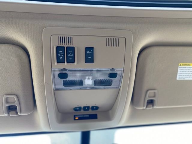 Used 2013 Chevrolet Tahoe LTZ RWD image 17