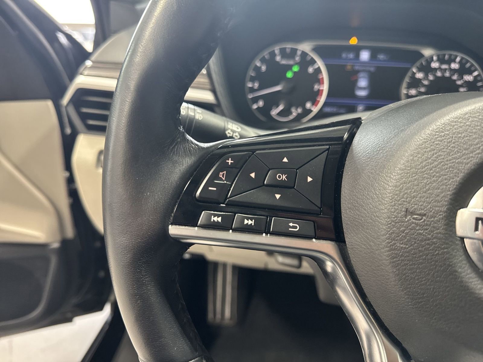 Certified 2019 Nissan Altima 2.5 Platinum AWD/4WD image 19