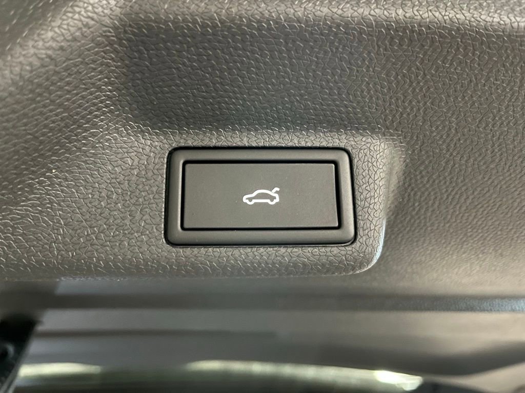 New 2025 Volkswagen ID. Buzz 1st Edition image 39