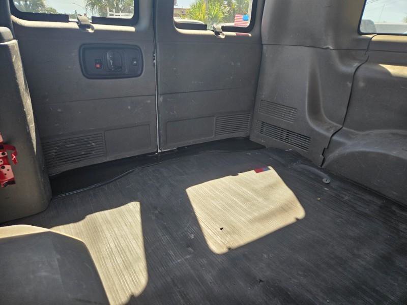 Used 2008 Chevrolet Express 1500 Passenger RWD image 19