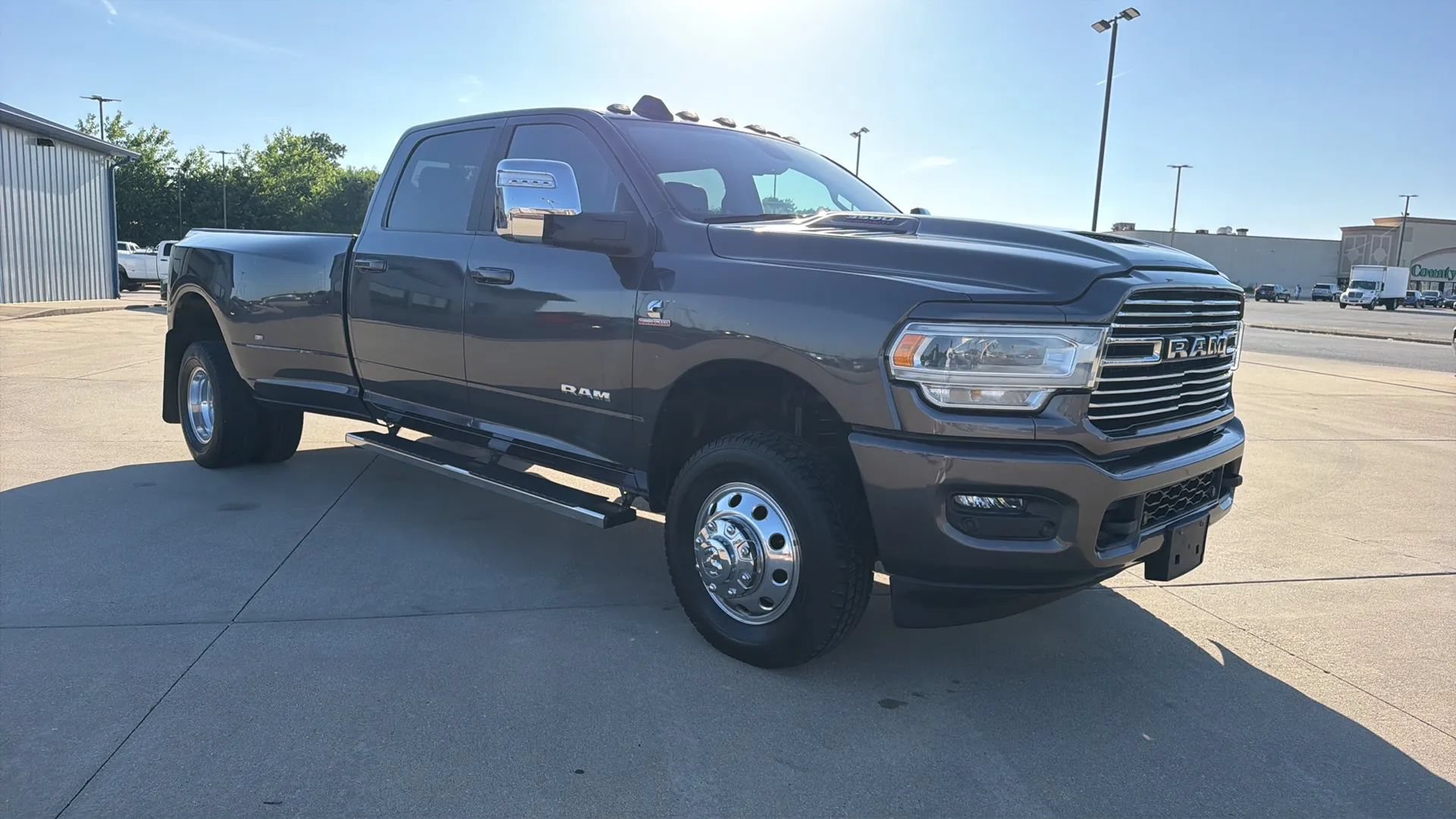 Used 2023 RAM 3500 Laramie AWD/4WD image 33