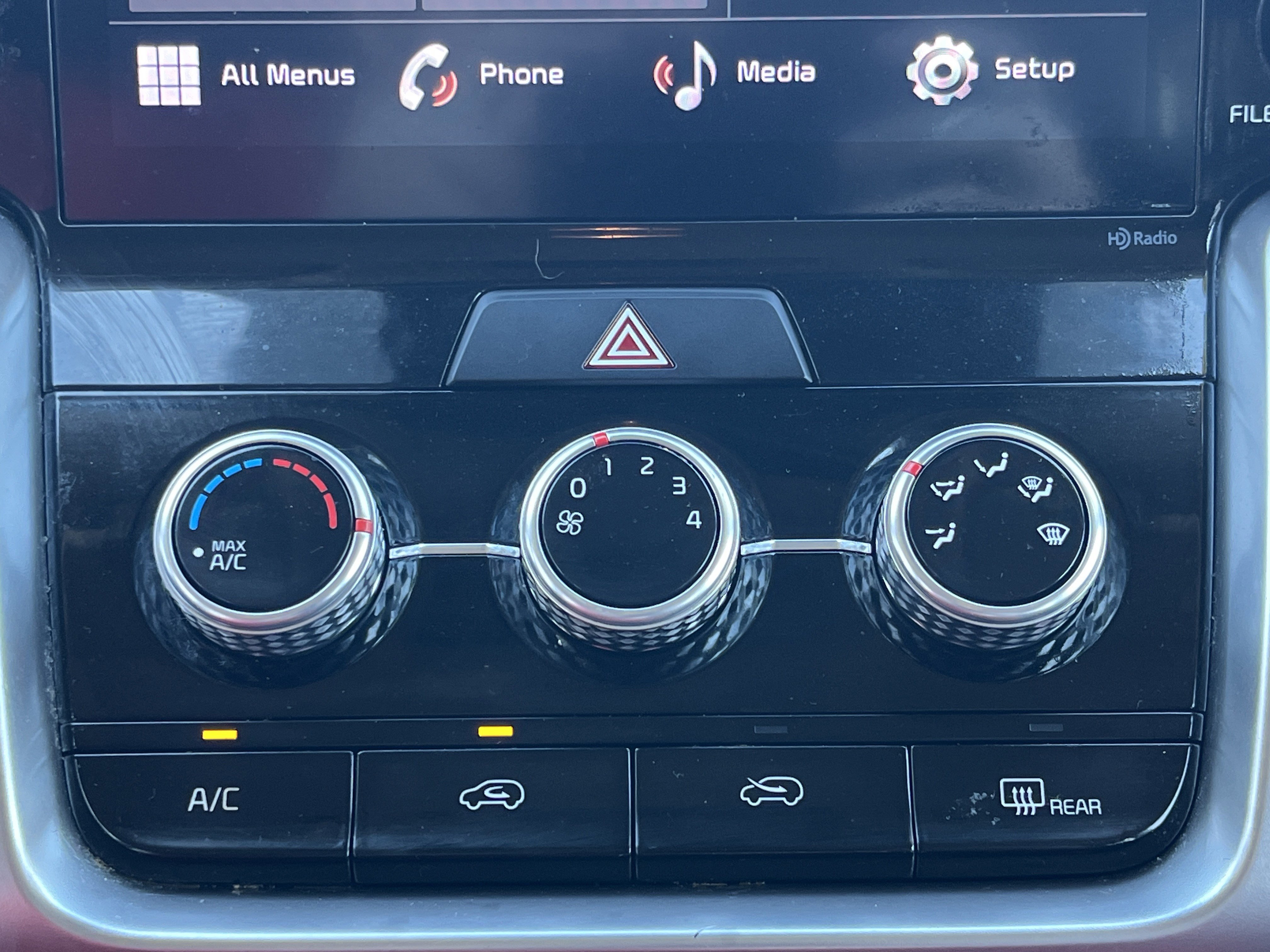 Certified 2022 Kia Sorento LX image 7