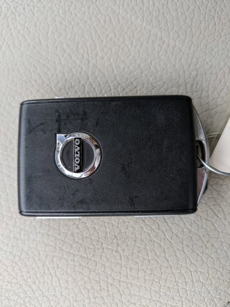 Certified 2022 Volvo XC90 T6 Momentum w/ Advanced Package image 30