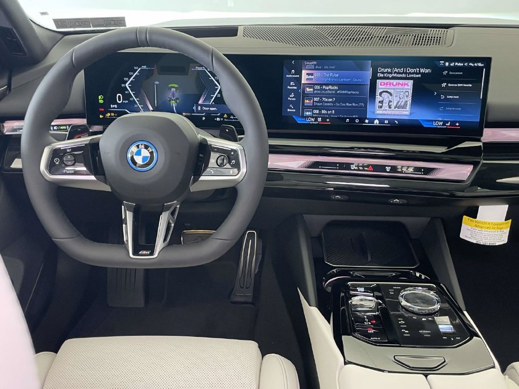 New 2027 BMW 550e xDrive w/ Executive Package AWD/4WD image 22